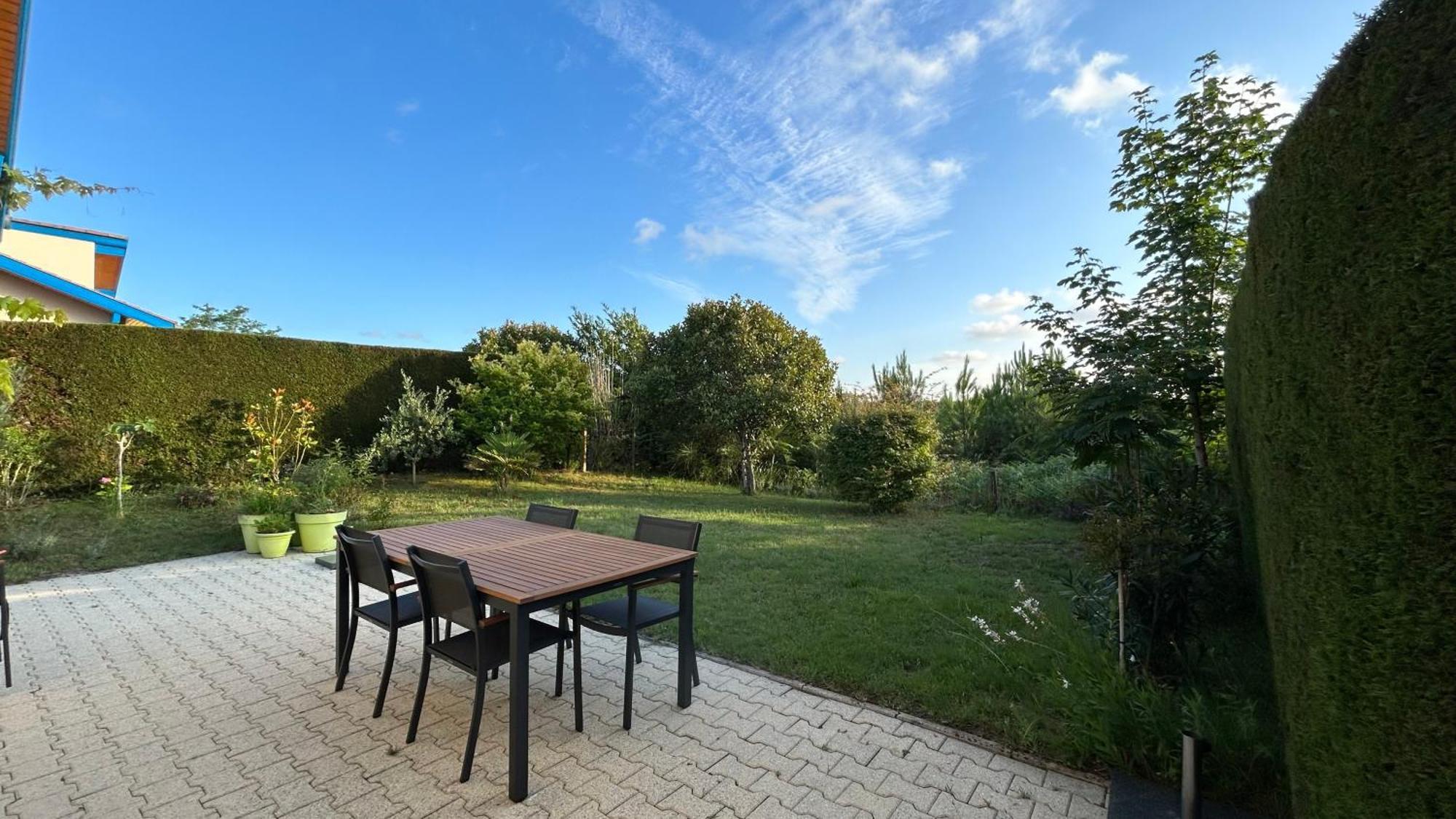 Jolie Maison De Vacances Avec Terrasse Et Jardin Saint-Julien-en-Born Zewnętrze zdjęcie